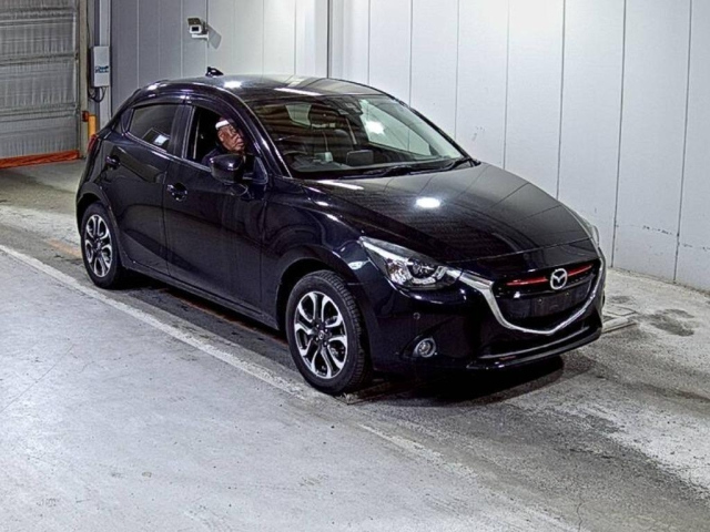 MAZDA DEMIO 2016