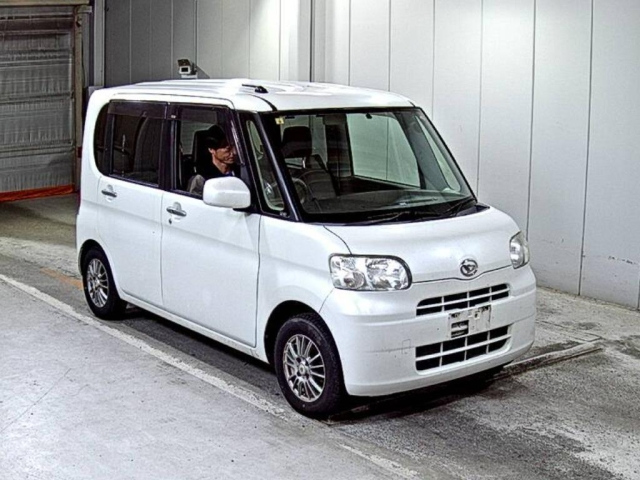 DAIHATSU TANTO 2012
