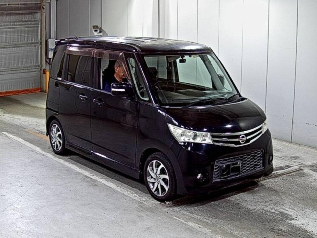 NISSAN ROOX 2010