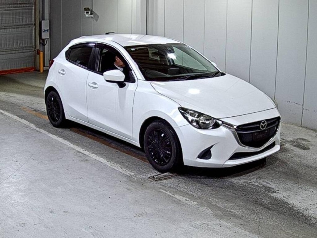 MAZDA DEMIO 2016