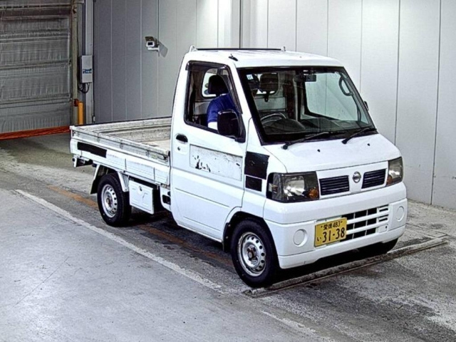 NISSAN CLIPPER TRUCK 2010