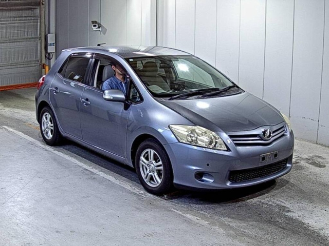 TOYOTA AURIS 2010