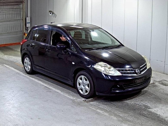 NISSAN TIIDA 2010