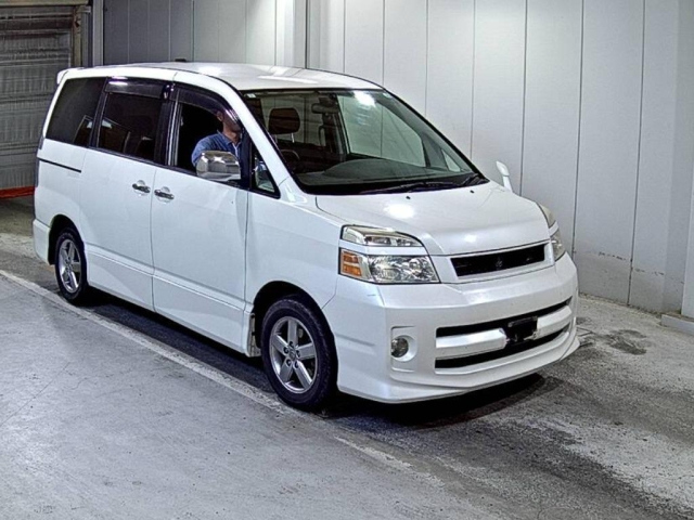 TOYOTA VOXY 2007