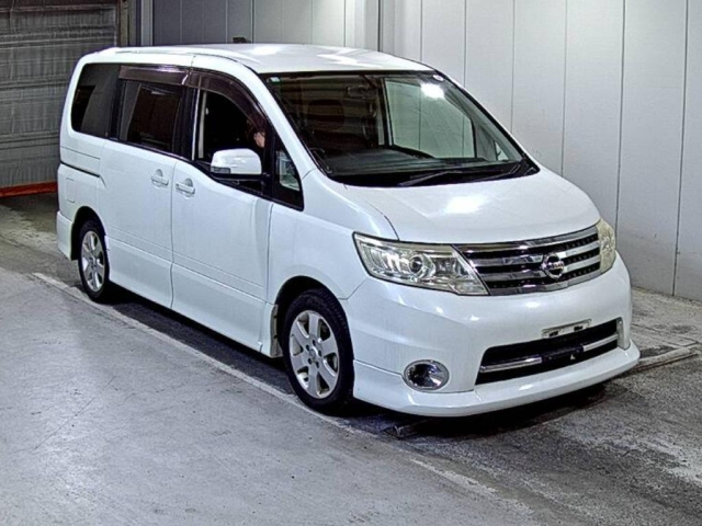 NISSAN SERENA 2010