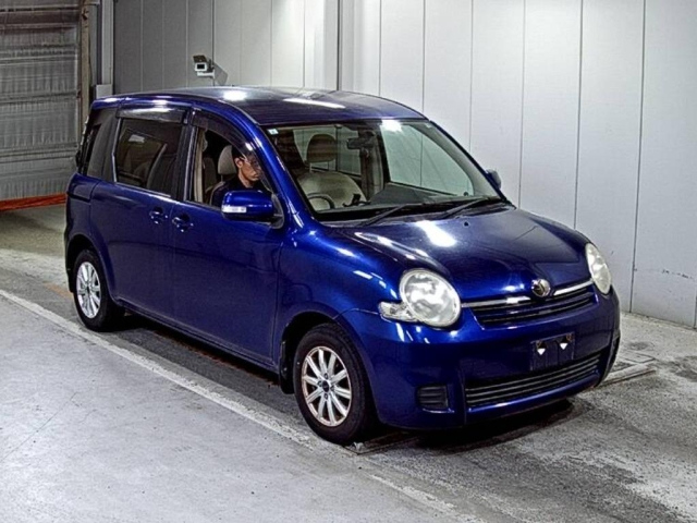 TOYOTA SIENTA 2009