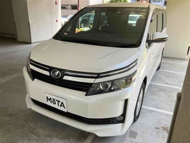TOYOTA VOXY 2017