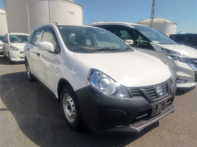 NISSAN AD 2020