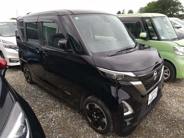 NISSAN ROOX
