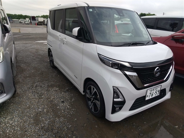 NISSAN ROOX
