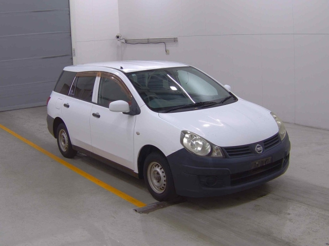 NISSAN AD 2010