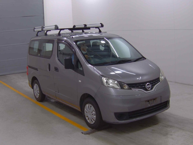 NISSAN NV200 2018