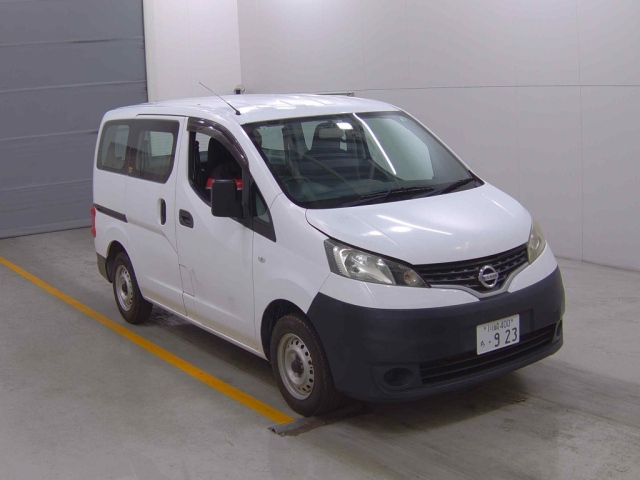 NISSAN NV200 2017