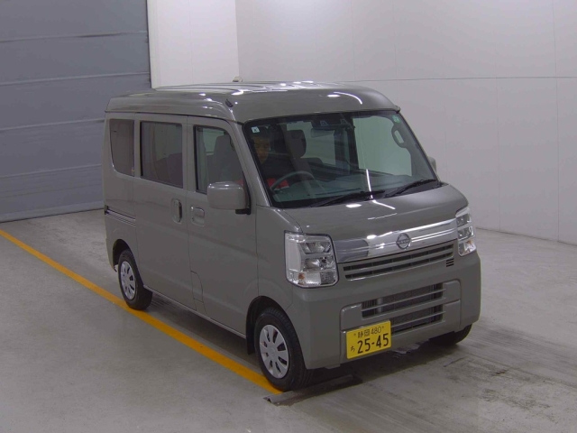 NISSAN CLIPPER VAN