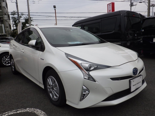 TOYOTA PRIUS 2018