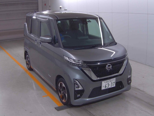 NISSAN ROOX 2021