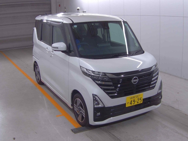 NISSAN ROOX 2024