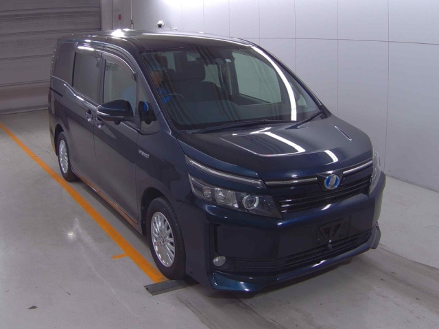 TOYOTA VOXY 2016