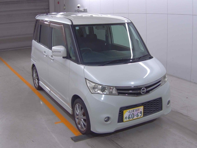 NISSAN ROOX