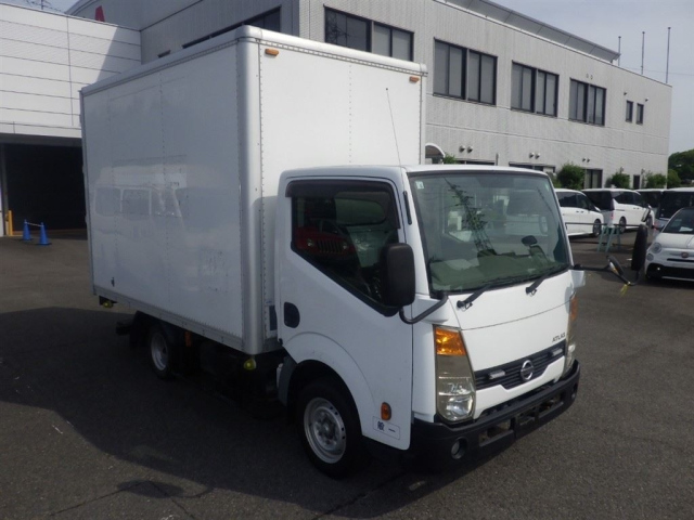 NISSAN ATLAS 2013