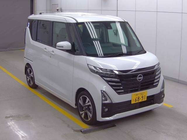 NISSAN ROOX 2023