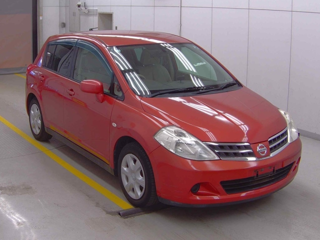 NISSAN TIIDA 2012
