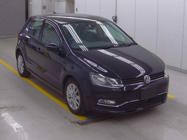 VOLKSWAGEN POLO 2015