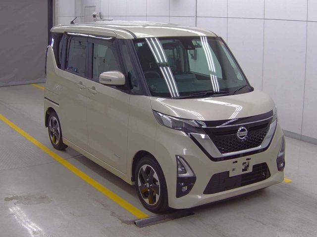 NISSAN ROOX 2021