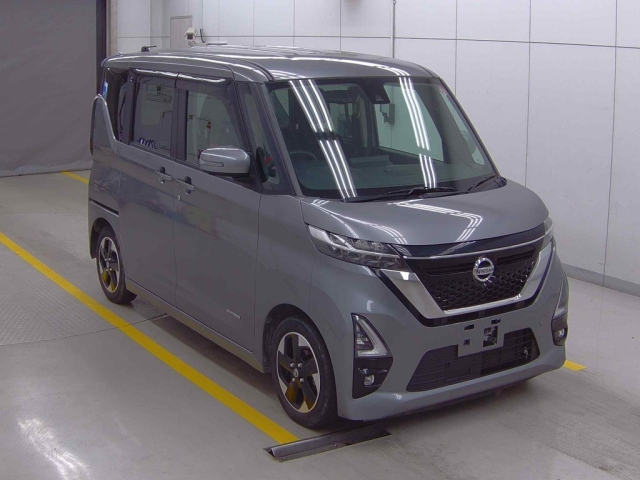 NISSAN ROOX 2020