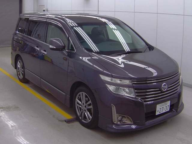 NISSAN ELGRAND