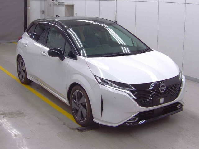 NISSAN AURA