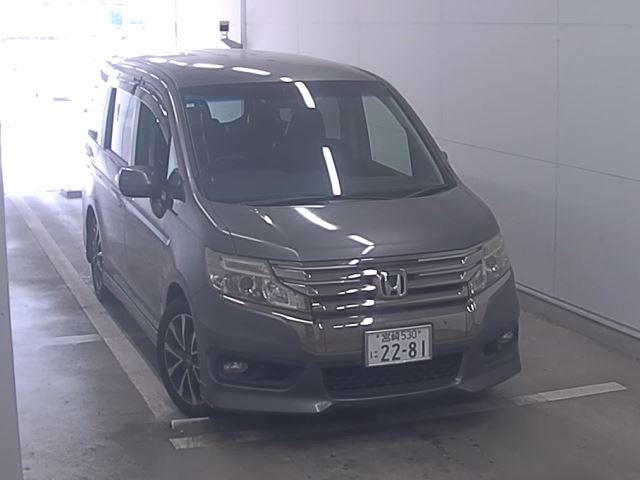 HONDA STEP WAGON 2013