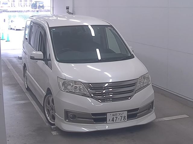 NISSAN SERENA
