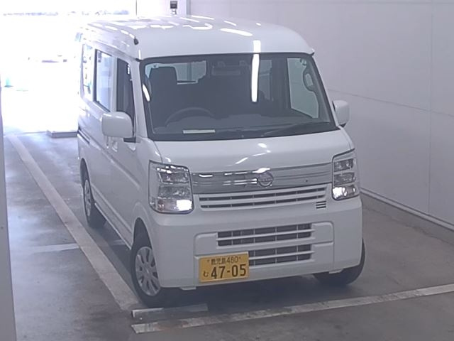 NISSAN CLIPPER VAN