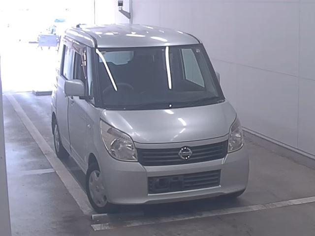 NISSAN ROOX