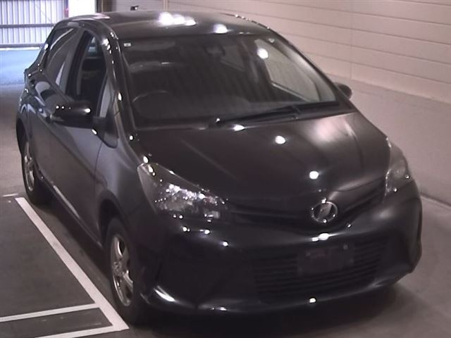 TOYOTA VITZ 2016