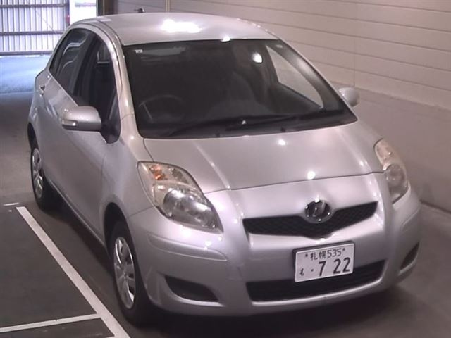 TOYOTA VITZ 2010