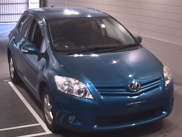 TOYOTA AURIS