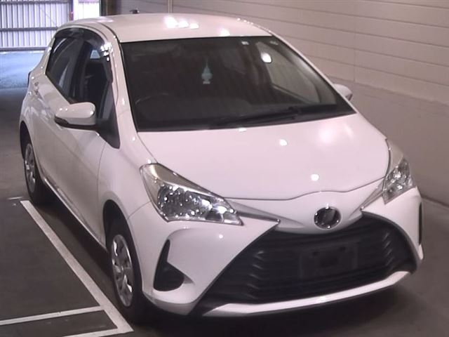 TOYOTA VITZ 2018