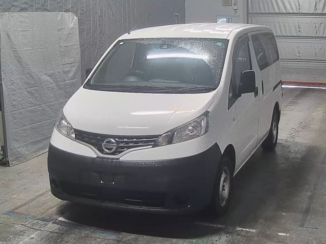 NISSAN NV200 2020