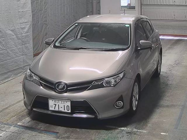 TOYOTA AURIS 2013