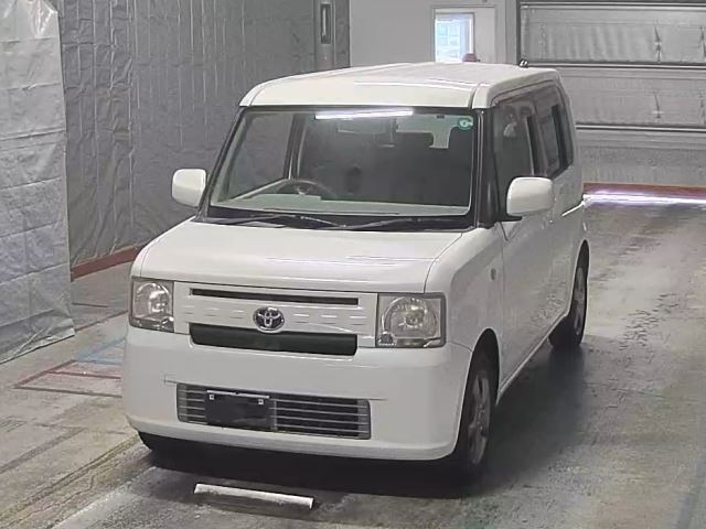 TOYOTA PIXIS SPACE