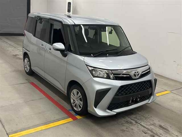 TOYOTA ROOMY 2022