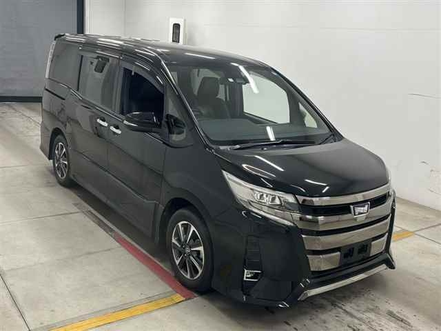 TOYOTA NOAH 2019