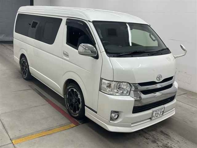 TOYOTA HIACE 2018