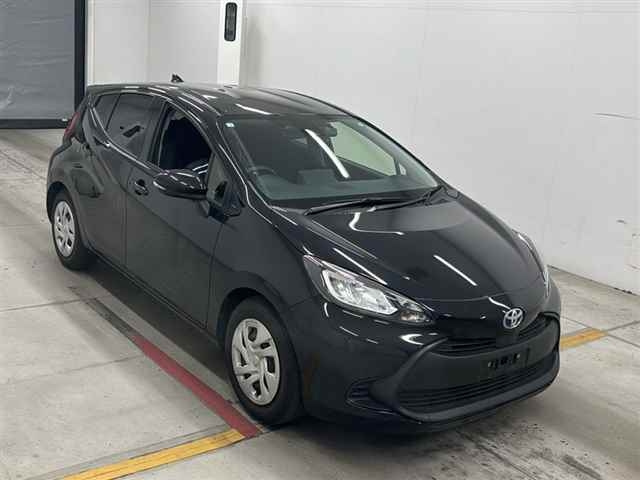 TOYOTA AQUA 2023