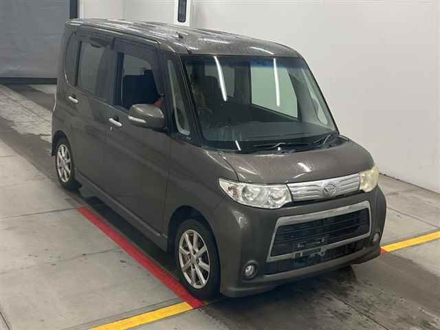 DAIHATSU TANTO 2011