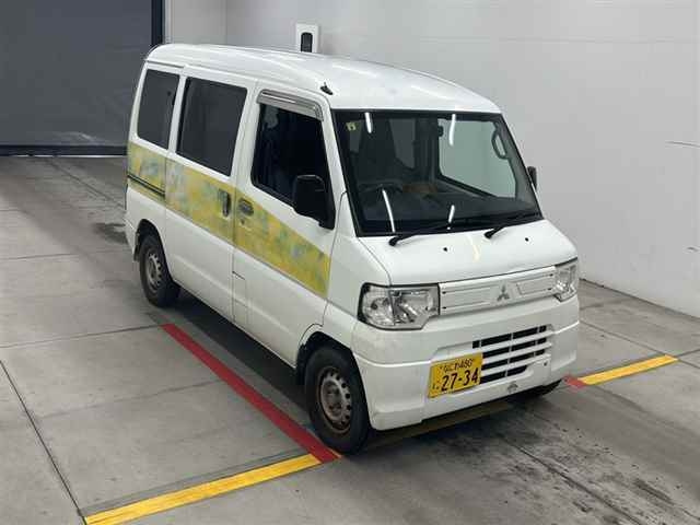 MITSUBISHI MINICAB VAN 2013
