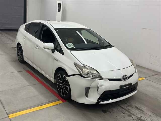 TOYOTA PRIUS 2013