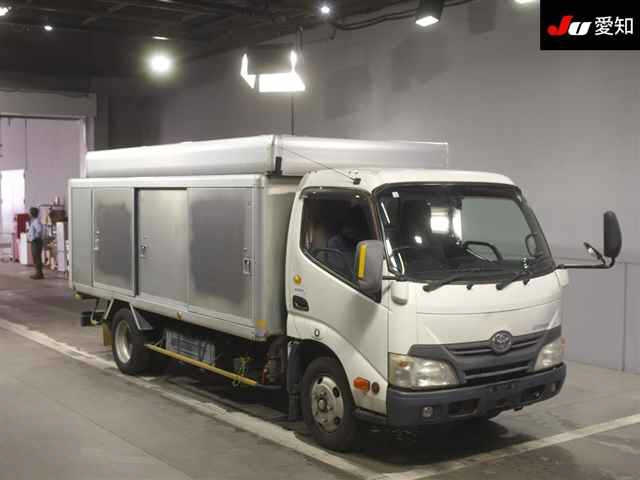 TOYOTA DYNA 2013